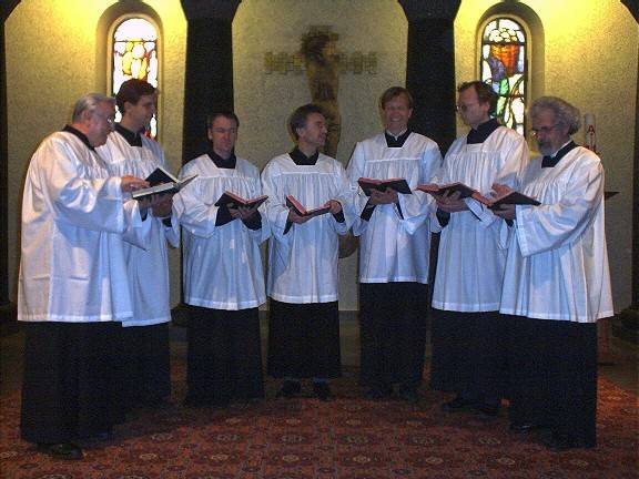 Choralschola im Chorraum der Pfarrkirche