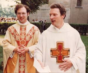 Kaplan Carl-Heinz Mertz mit Pfarrer Michael Schlede