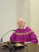 pfarrer.schmidt.80.geburtstag.ambo.1.jpg