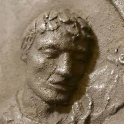 kreuzweg.jesus.faellt.zum.ersten.mal.kreuzkapelle.jpg