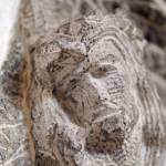 Jesus stirbt am Kreuz im Kreuzweg im rechten Seitenschiff