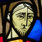 Taufe Jesu im Kirchenfenster im linken Querschiff