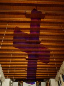 lichtkreuz.mater.dolorosa.schatten.jpg