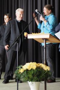 goldenes.priesterjubilaeum.pfarrer.schlede.gospelchor.jpg